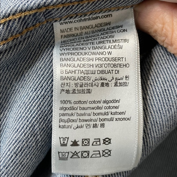 Calvin Klein Like New Men's Denim Jacket Acid Wash Patched Distressed Size Small - Picture 14 of 14